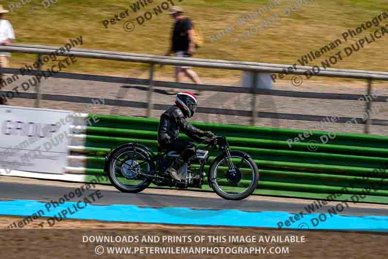 Vintage motorcycle club;eventdigitalimages;mallory park;mallory park trackday photographs;no limits trackdays;peter wileman photography;trackday digital images;trackday photos;vmcc festival 1000 bikes photographs